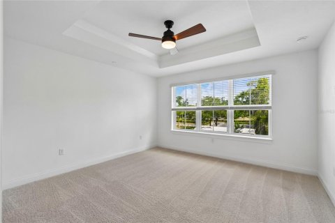 Townhouse in Oviedo, Florida 4 bedrooms, 188.13 sq.m. № 2092888 - photo 16