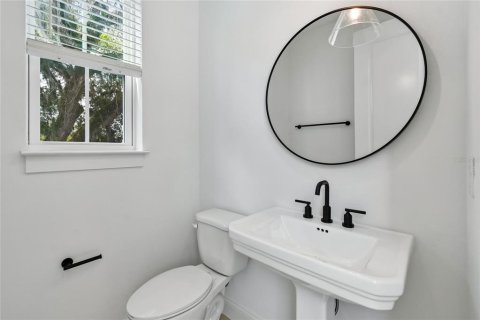 Townhouse in Oviedo, Florida 4 bedrooms, 188.13 sq.m. № 2092888 - photo 15