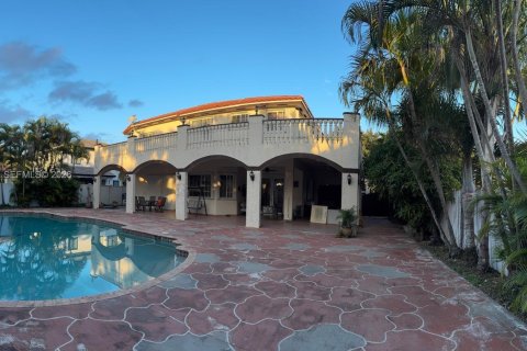 House in Miami Lakes, Florida 4 bedrooms, 232.53 sq.m. № 2006294 - photo 2