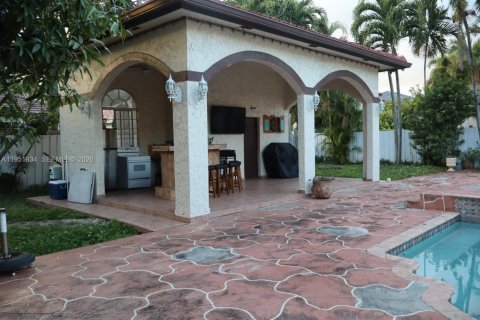 House in Miami Lakes, Florida 4 bedrooms, 232.53 sq.m. № 2006294 - photo 3