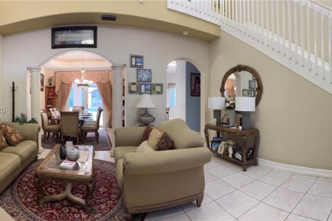 House in Miami Lakes, Florida 4 bedrooms, 232.53 sq.m. № 2006294 - photo 8