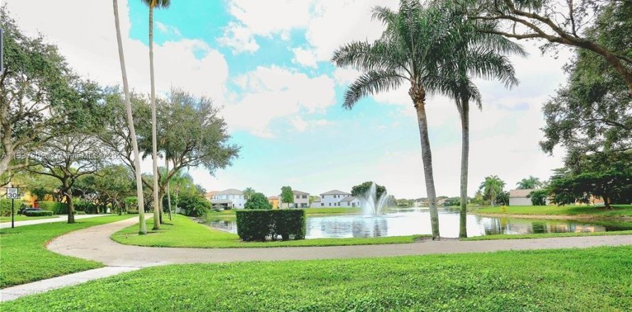 Adosado en Miramar, Florida 3 dormitorios, 124.21 m2 № 1152245