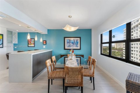 Copropriété à vendre à Lauderdale-by-the-Sea, Floride: 2 chambres, 157.93 m2 № 2027002 - photo 6