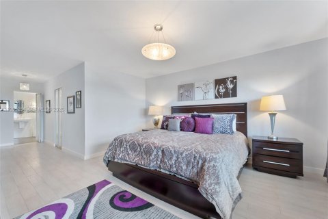 Copropriété à vendre à Lauderdale-by-the-Sea, Floride: 2 chambres, 157.93 m2 № 2027002 - photo 20