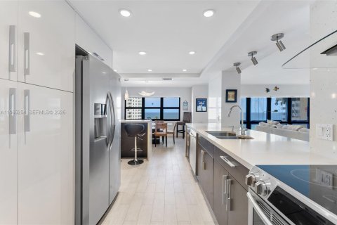 Copropriété à vendre à Lauderdale-by-the-Sea, Floride: 2 chambres, 157.93 m2 № 2027002 - photo 16