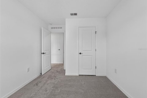 Townhouse in Tavares, Florida 3 bedrooms, 134.8 sq.m. № 2206984 - photo 19