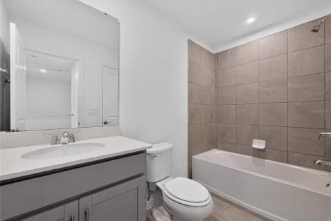 Townhouse in Tavares, Florida 3 bedrooms, 134.8 sq.m. № 2206984 - photo 15