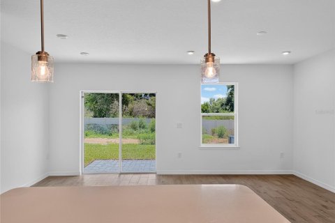 Townhouse in Tavares, Florida 3 bedrooms, 134.8 sq.m. № 2206984 - photo 11