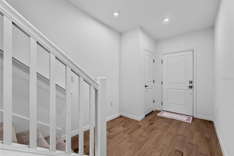 Townhouse in Tavares, Florida 3 bedrooms, 134.8 sq.m. № 2206984 - photo 5