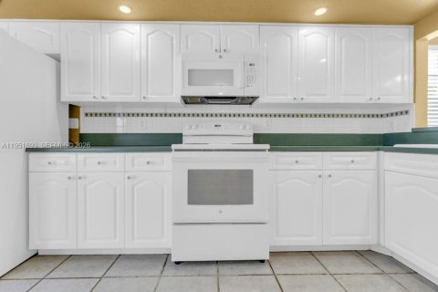 Купить таунхаус в Тамарак, Флорида 3 спальни, 167.87м2, № 2007572 - фото 8