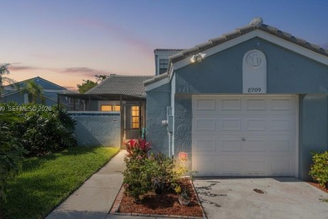 Таунхаус в Тамарак, Флорида 3 спальни, 167.87м2 № 2007572