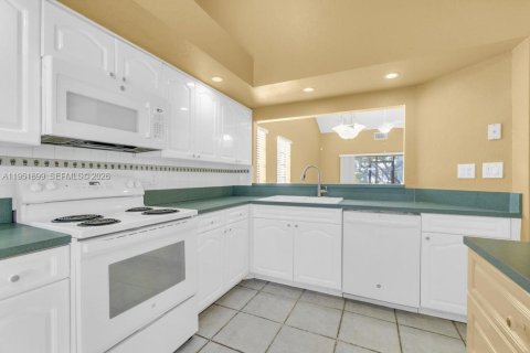 Купить таунхаус в Тамарак, Флорида 3 спальни, 167.87м2, № 2007572 - фото 6