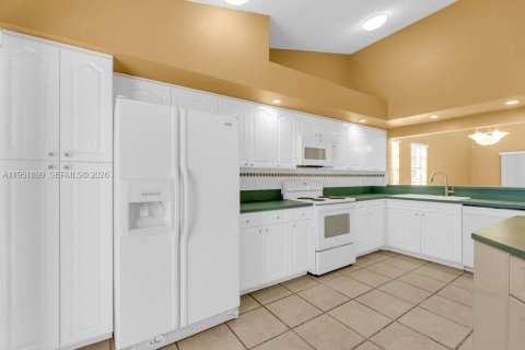 Купить таунхаус в Тамарак, Флорида 3 спальни, 167.87м2, № 2007572 - фото 4