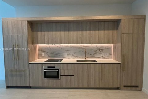 Condo in Miami, Florida, 1 bedroom  № 2067738 - photo 5