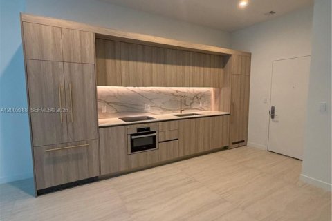 Condo in Miami, Florida, 1 bedroom  № 2067738 - photo 6