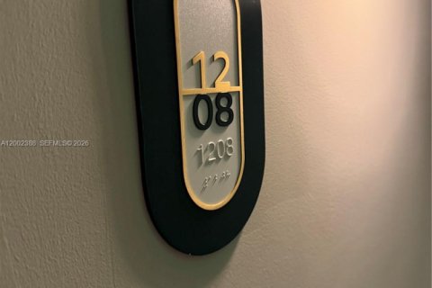 Condo in Miami, Florida, 1 bedroom  № 2067738