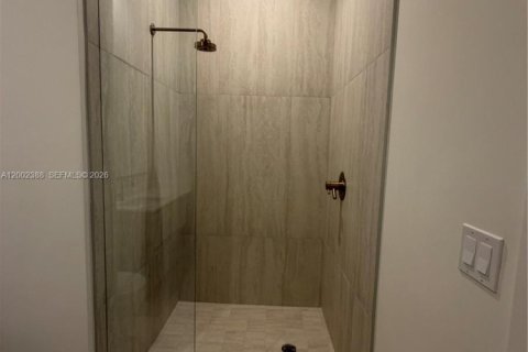 Condo in Miami, Florida, 1 bedroom  № 2067738 - photo 8