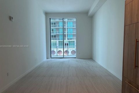 Condo in Miami, Florida, 1 bedroom  № 2067738 - photo 4