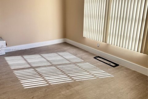 Copropriété à vendre à Coral Springs, Floride: 2 chambres, 125.42 m2 № 1946719 - photo 4