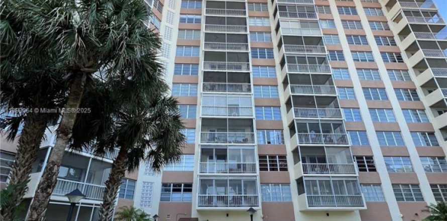 Condo à Coral Springs, Floride, 2 chambres  № 1946719