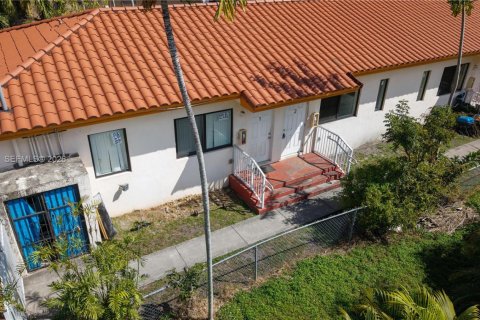 Immobilier commercial à vendre à Miami, Floride № 2080210 - photo 17
