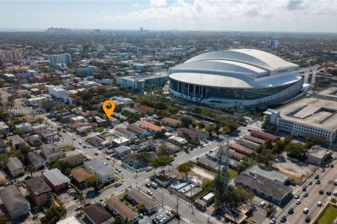 Immobilier commercial à vendre à Miami, Floride № 2080210 - photo 7