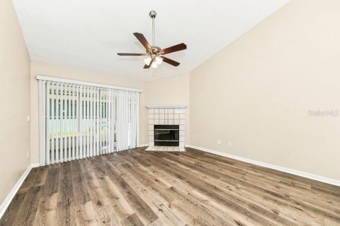 Villa ou maison à louer à Winter Springs, Floride: 3 chambres, 136.38 m2 № 2434890 - photo 5