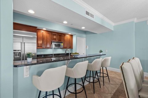 Condo in Clearwater, Florida, 2 bedrooms  № 2398318 - photo 18