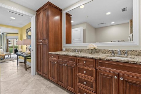 Condo in Clearwater, Florida, 2 bedrooms  № 2398318 - photo 11