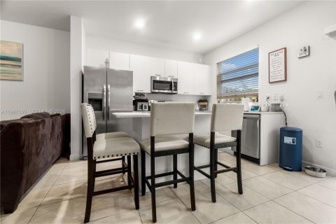 Townhouse in Miami, Florida 3 bedrooms, 123.37 sq.m. № 2028470 - photo 14