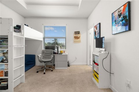 Townhouse in Miami, Florida 3 bedrooms, 123.37 sq.m. № 2028470 - photo 24