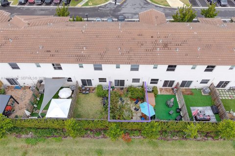 Townhouse in Miami, Florida 3 bedrooms, 123.37 sq.m. № 2028470 - photo 29