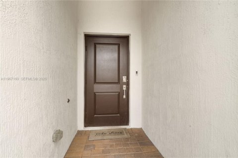 Townhouse in Miami, Florida 3 bedrooms, 123.37 sq.m. № 2028470 - photo 3