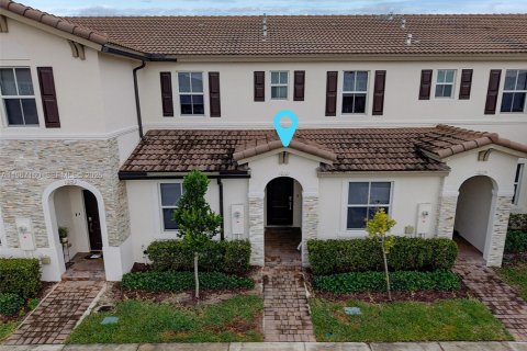 Townhouse in Miami, Florida 3 bedrooms, 123.37 sq.m. № 2028470 - photo 4