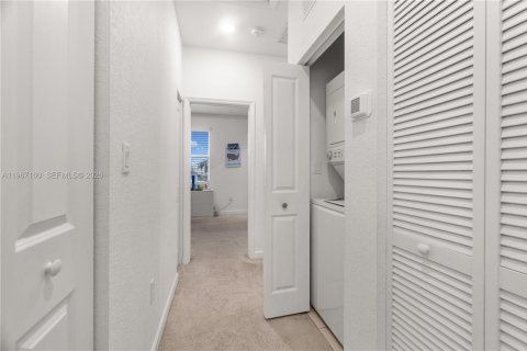 Townhouse in Miami, Florida 3 bedrooms, 123.37 sq.m. № 2028470 - photo 21