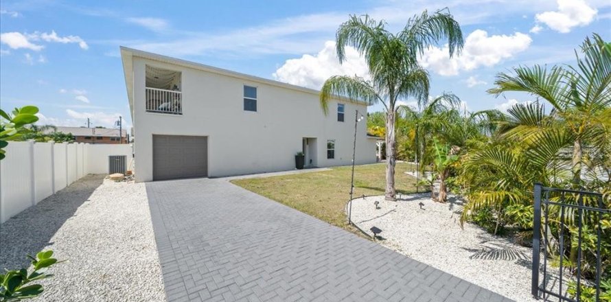 Townhouse in Melbourne, Florida 3 bedrooms, 180.69 sq.m. № 1724267