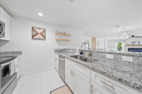 Townhouse in Melbourne, Florida 3 bedrooms, 180.69 sq.m. № 1724267 - photo 9