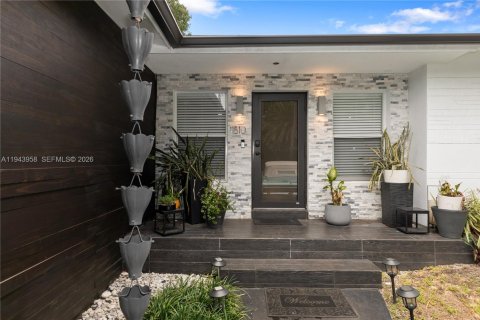 House in Miami, Florida 3 bedrooms, 172.89 sq.m. № 2000926 - photo 3