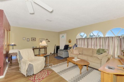 Villa ou maison à vendre à North Port, Floride: 2 chambres, 125.88 m2 № 2096288 - photo 14