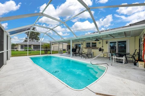 Villa ou maison à vendre à North Port, Floride: 2 chambres, 125.88 m2 № 2096288 - photo 4