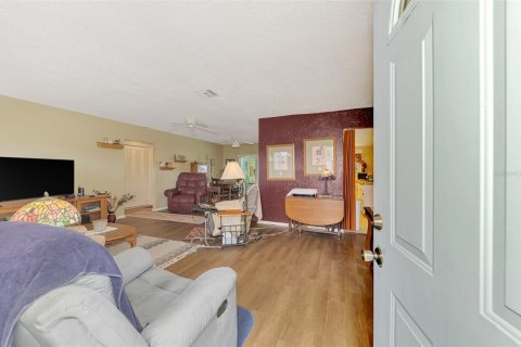 Villa ou maison à vendre à North Port, Floride: 2 chambres, 125.88 m2 № 2096288 - photo 7