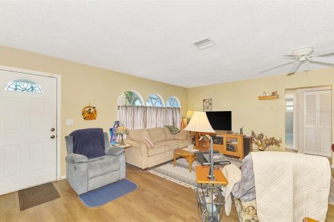 Villa ou maison à vendre à North Port, Floride: 2 chambres, 125.88 m2 № 2096288 - photo 9