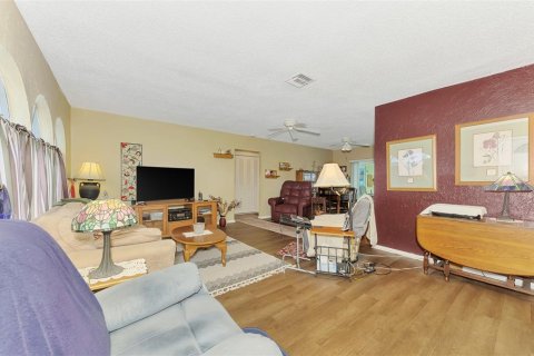 Villa ou maison à vendre à North Port, Floride: 2 chambres, 125.88 m2 № 2096288 - photo 8