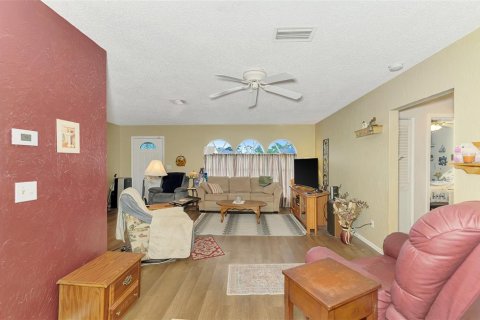 Villa ou maison à vendre à North Port, Floride: 2 chambres, 125.88 m2 № 2096288 - photo 13