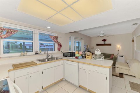 Villa ou maison à vendre à North Port, Floride: 2 chambres, 125.88 m2 № 2096288 - photo 18