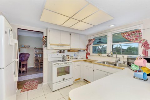 Villa ou maison à vendre à North Port, Floride: 2 chambres, 125.88 m2 № 2096288 - photo 20