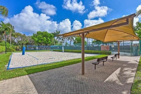 Townhouse in Riviera Beach, Florida 4 bedrooms, 145.95 sq.m. № 2177148 - photo 22