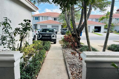 Townhouse in Riviera Beach, Florida 4 bedrooms, 145.95 sq.m. № 2177148 - photo 10
