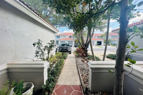 Townhouse in Riviera Beach, Florida 4 bedrooms, 145.95 sq.m. № 2177148 - photo 14