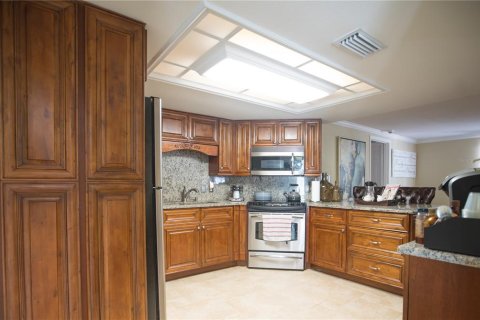 Casa en venta en Temple Terrace, Florida, 4 dormitorios, 180.6 m2 № 1847961 - foto 20